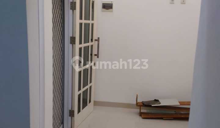 Ruang-Usaha, 1 Lantai Ruang-Usaha, 1 Lantai