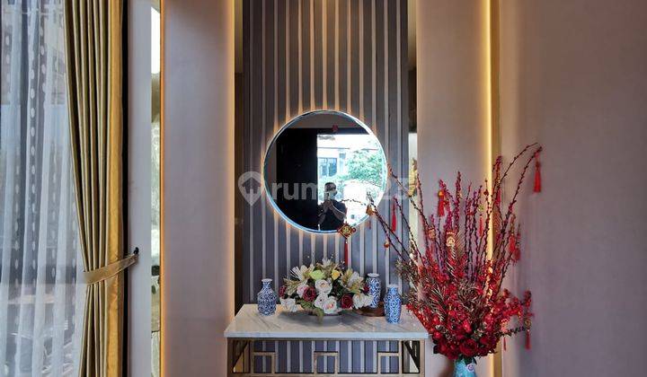 Rumah mewah 3 lantai Furnish hadap selatan depan Taman SHM jarang ada di Lakewood Navapark BSD 5