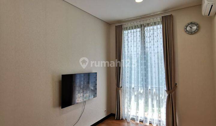 Rumah mewah 3 lantai Furnish hadap selatan depan Taman SHM jarang ada di Lakewood Navapark BSD 8
