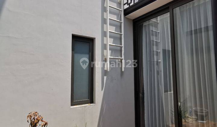 Rumah mewah 3 lantai Furnish hadap selatan depan Taman SHM jarang ada di Lakewood Navapark BSD 16