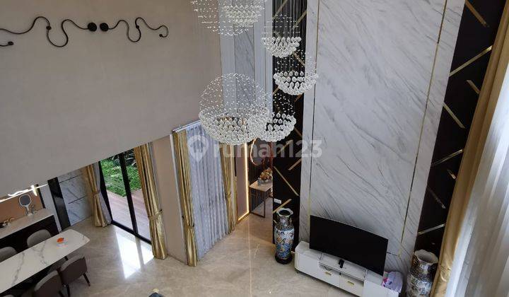 Rumah mewah 3 lantai Furnish hadap selatan depan Taman SHM jarang ada di Lakewood Navapark BSD 20