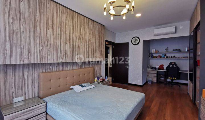 Rumah mewah 3 lantai Furnish hadap selatan depan Taman SHM jarang ada di Lakewood Navapark BSD 22