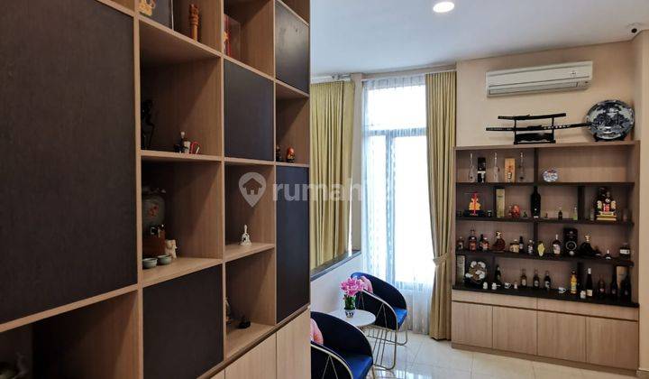 Rumah mewah 3 lantai Furnish hadap selatan depan Taman SHM jarang ada di Lakewood Navapark BSD 21