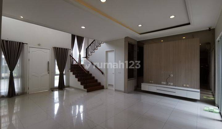Rumah Furnich Rapi di Whitsand Greenwich Bsd  9