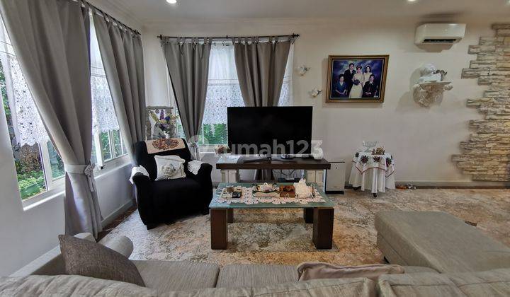 Rumah mewah Beverly Golf Karawaci semi furnish sangat rapi langka dekat lapangan golf 2