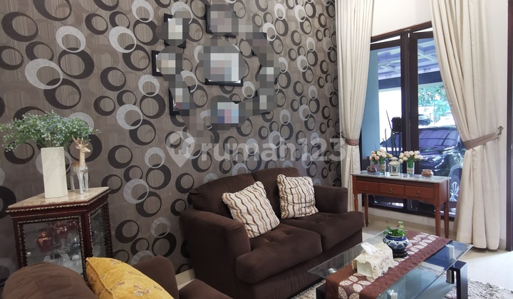 Rumah hook depan taman de Rio Latinos BSD rapi siap huni jarang ada semi furnish  8