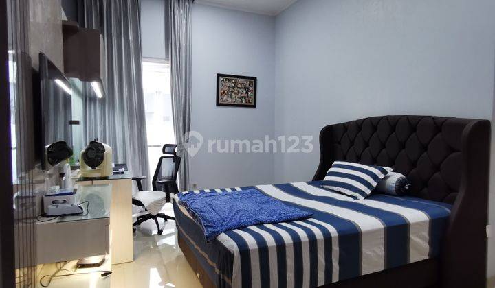 Rumah hook depan taman de Rio Latinos BSD rapi siap huni jarang ada semi furnish  13