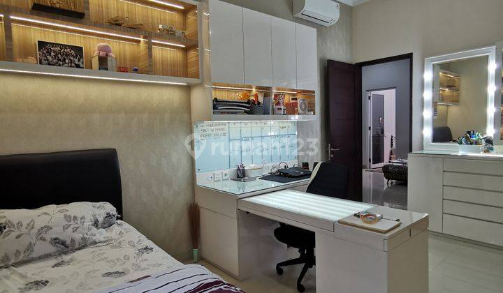 Rumah hook depan taman de Rio Latinos BSD rapi siap huni jarang ada semi furnish  15