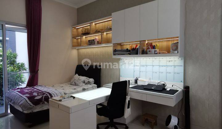 Rumah hook depan taman de Rio Latinos BSD rapi siap huni jarang ada semi furnish  16