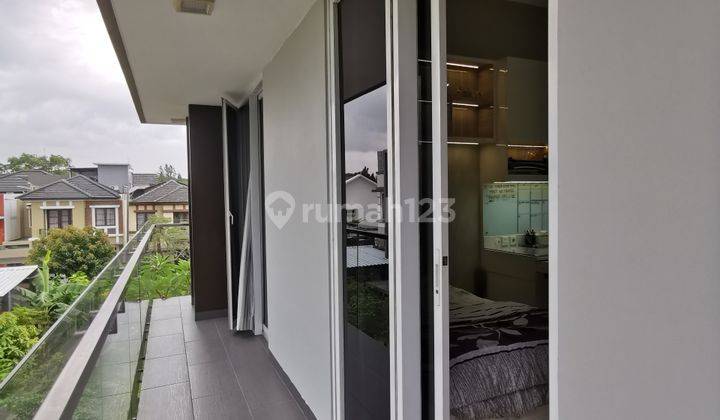 Rumah hook depan taman de Rio Latinos BSD rapi siap huni jarang ada semi furnish  19