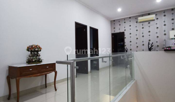 Rumah hook depan taman de Rio Latinos BSD rapi siap huni jarang ada semi furnish  21