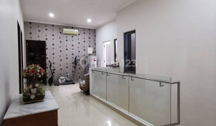 Rumah hook depan taman de Rio Latinos BSD rapi siap huni jarang ada semi furnish  23