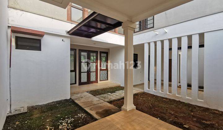 Rumah view depan belakang taman di chadna Avani BSD jarang ada 2