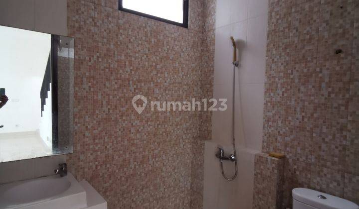 Rumah view depan belakang taman di chadna Avani BSD jarang ada 18