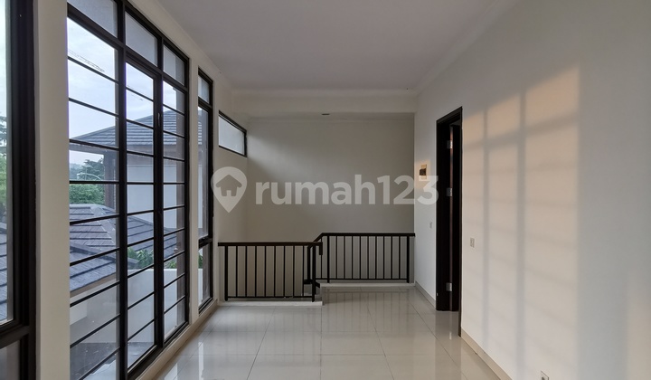 Rumah view depan belakang taman di chadna Avani BSD jarang ada 30