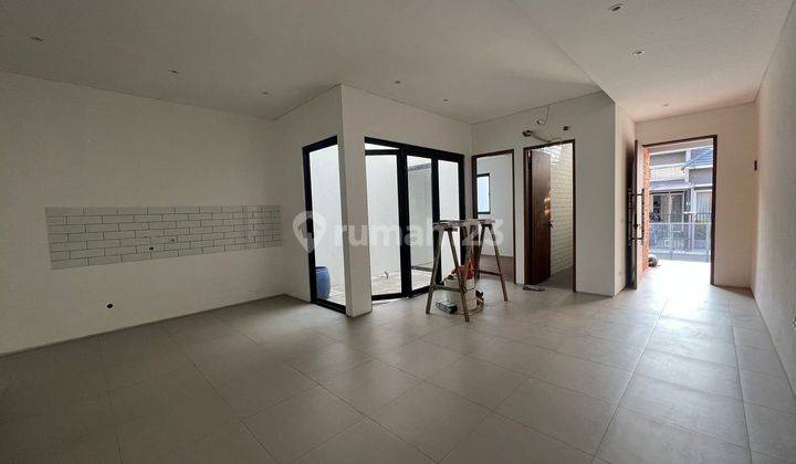 Rumah gaya Industrialis modern di Griyaloka Bsd 17