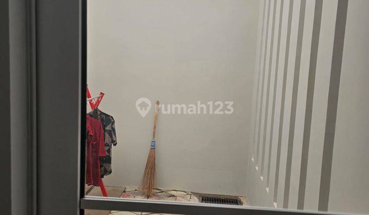 Dijual Rumah rapi semi Furnish siap huni lokasi strategis di Alicante Gading Serpong  2