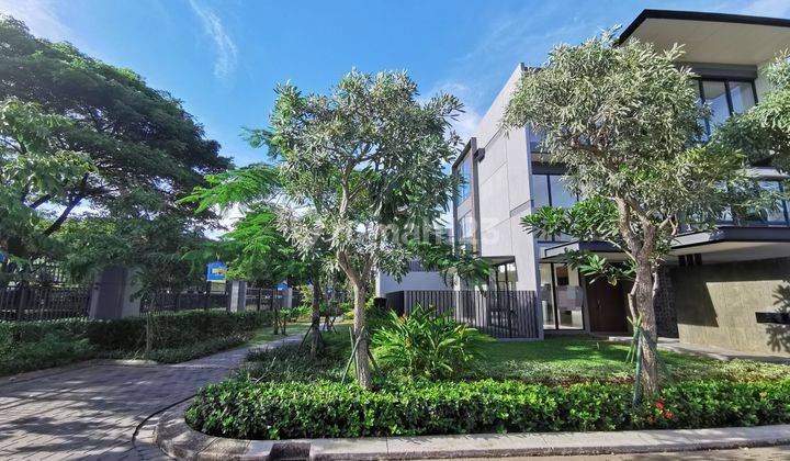 Jual Cepat Rumah Mewah Hook Lyndon Navapark Bsd Dekat Dengan Botanical Park,grand Lucky, Aeon Mall, Nanyang School, Ipeka School, Breeze, Unilever, Prasetya Mulya,atma Jaya,tol Bandara Soekarno Hatta Pondok Indah,pasar Intermoda Bsd 2