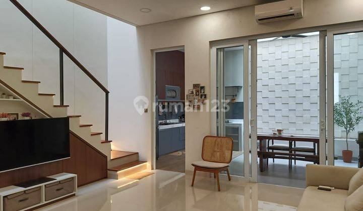 Jual cepat Rumah Furnish siap huni baru jadi sangat langka di Sutera Jelita Alam Sutera Tangerang dekat sekolah St Laurensia, Bina Nusantara, Living World, akses tol, pasar 8, rumah sakit  2