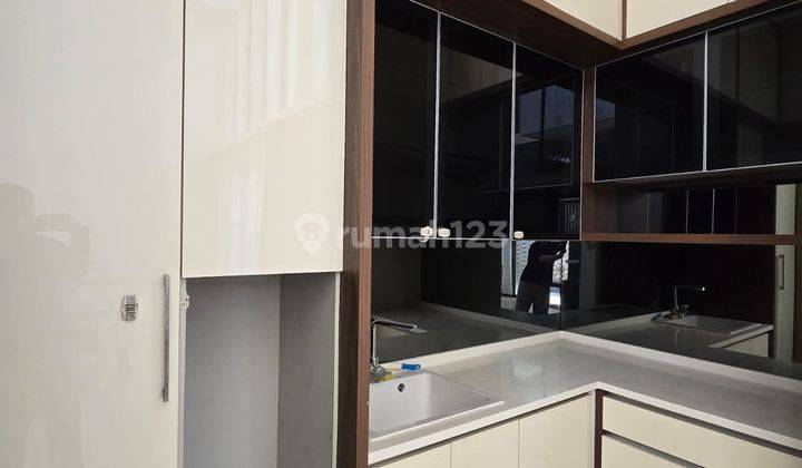 Jual cepat rumah semi furnish langka Brassia de Park BSD  7