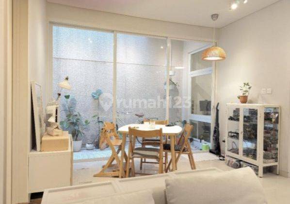 Rumah Cantik Semi Furnish Serena Hills Lebak Bulus Jakarta Selatan Siap Huni Dekat Taman 1