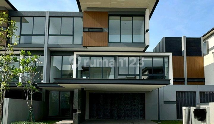 Luxury House Never Lived In, Garden View, Full Marble, Elevator in Navapark BSD