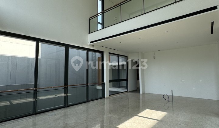 Luxury House Never Lived In, Garden View, Full Marble, Elevator in Navapark BSD 2