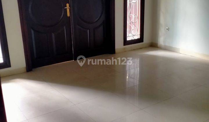 Disewakan Rumah 2lt di Tulodong Bawah 5+1kt Lt310m2 Mel 3
