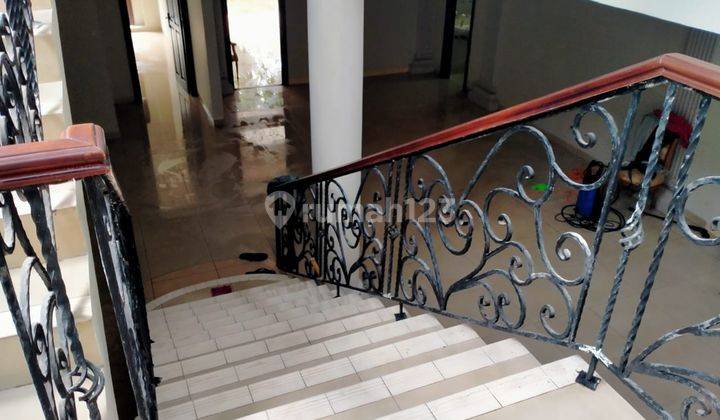 Disewakan Rumah 2lt di Tulodong Bawah 5+1kt Lt310m2 Mel 4