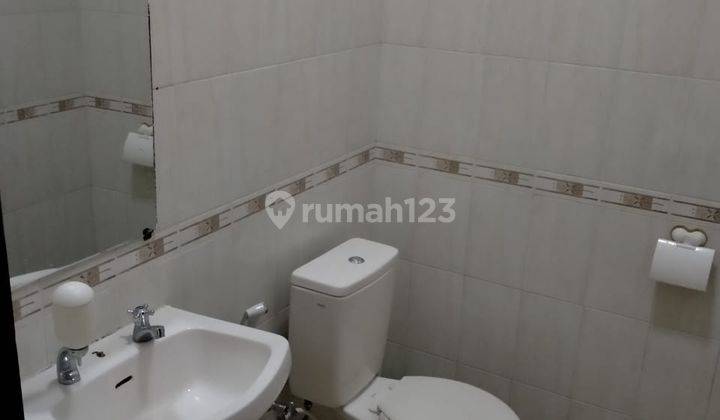 Disewakan Rumah 2lt di Tulodong Bawah 5+1kt Lt310m2 Mel 8
