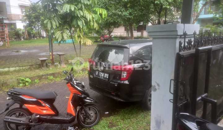 BSD Griya Loka Old House. So, just calculate the land. combyren