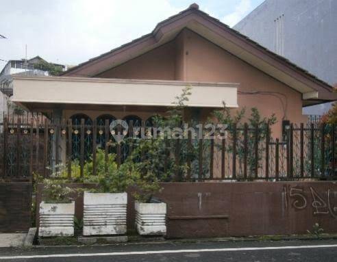 Rumah Model Lama Kawasan Jakarta Pusat 1