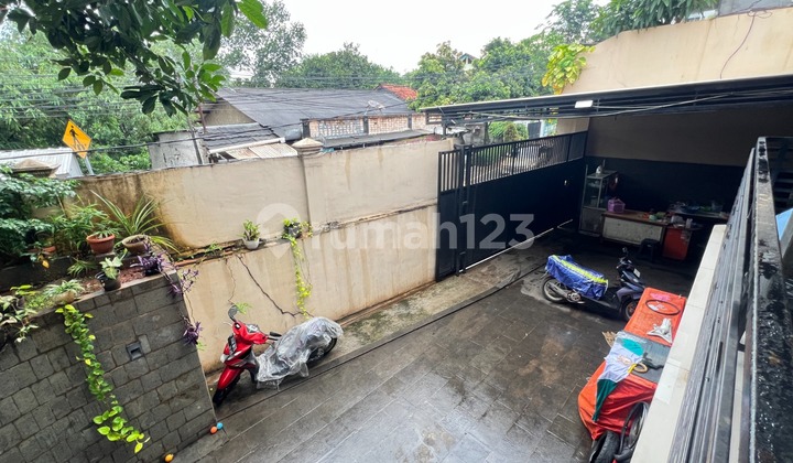 Ready-to-occupy, luxurious house. Suitable for business and residential use. 2