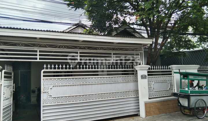 Pejaten East. Move-in ready. Very beautiful environment. By Barda. Pejaten East. Move-in ready. Very beautiful environment. By Barda.