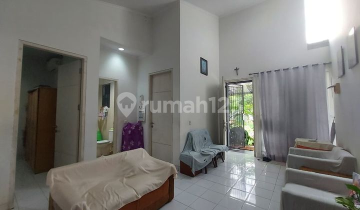 BSD Cluster The Icon...ready to occupy. Neat and well-maintained. 2