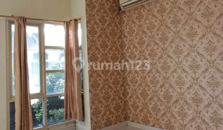 Gading.serpong Cluster Flourite Hadap.barat Depan.taman. 2