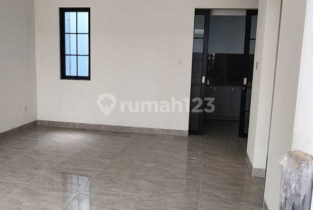 Jual Cepat ! Rumah Mewah Lavon 2 Montana 3 Lantai Double Decker Harga Nego 2