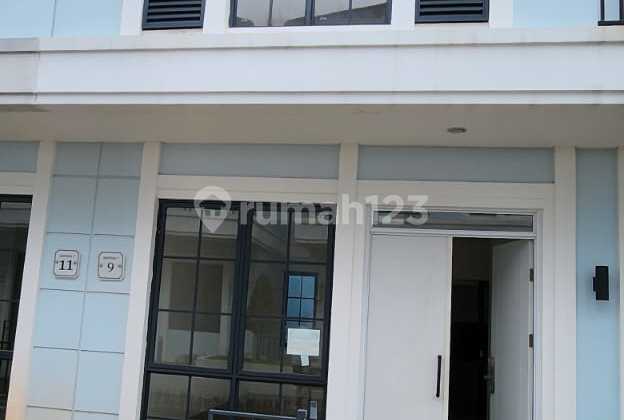 Jual Cepat ! Rumah Mewah Lavon 2 Montana 3 Lantai Double Decker Harga Nego Jual Cepat ! Rumah Mewah Lavon 2 Montana 3 Lantai Double Decker Harga Nego