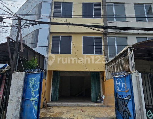 Dijual Ruko Pucang Anom Timur Lokasi Ramai