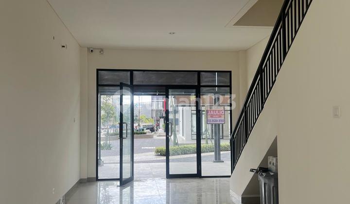 Hampton Promenade Walk Double Facade Commercial Building