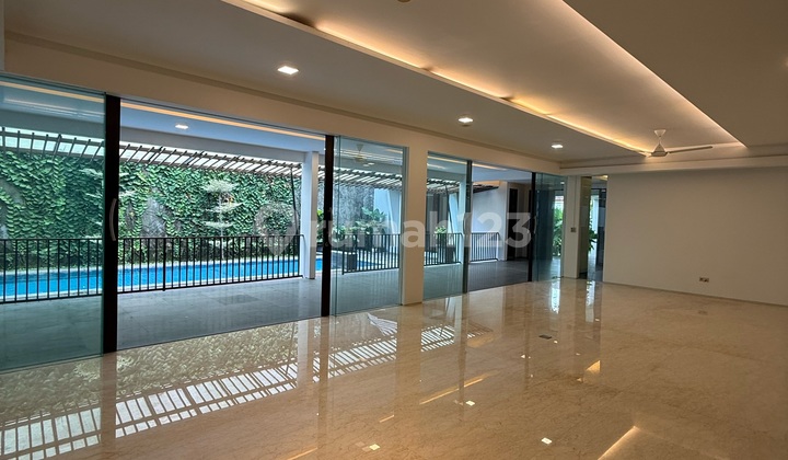 Disewakan Rumah Tropical Bagus Permata Hijau