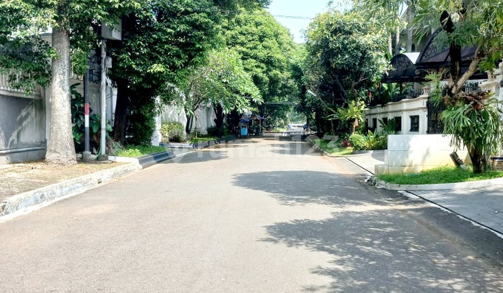 Rumah Besar Bukit Hijau Pondok Indah Semi Furnished 2