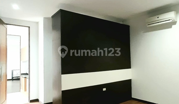 Disewakan Rumah Rapi Pondok Indah Dekat Jis 2