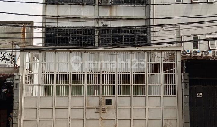 Ruko Gandeng 3 Lantai Latumenten 260.0 M²