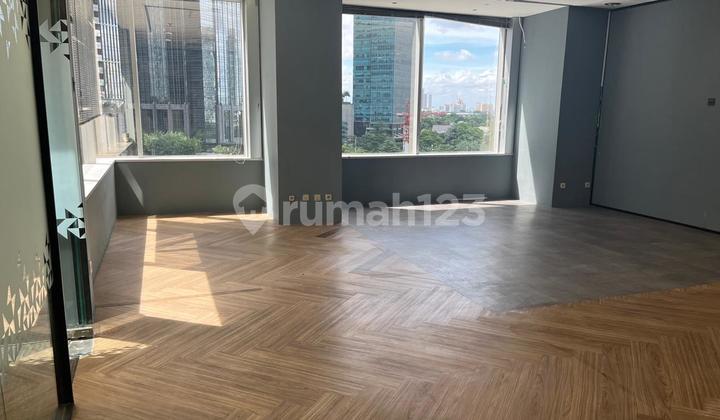 Perkantoran Menara Sudirman Jakarta Selatan Semi Furnished