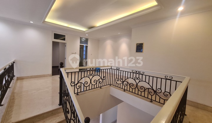 Rumah Pondok Indah Dekat Mall 5 Kamar Tidur