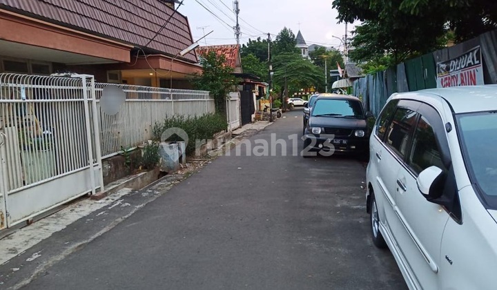 Student Dormitory Near Trisakti & Untar Offices 23 Rooms Row for 2 Cars 2