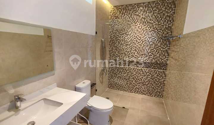 Rumah Mewah Kembangan 5 menit pintu tol Desain Arsitek 2 Lantai 2