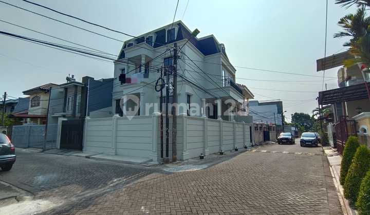 Rumah Brand New Hoek 2 Lantai Citra Garden 2