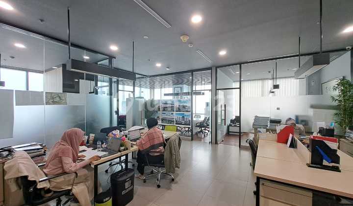 Perkantoran Soho Capital Central Park Fitted Perkantoran Soho Capital Central Park Fitted